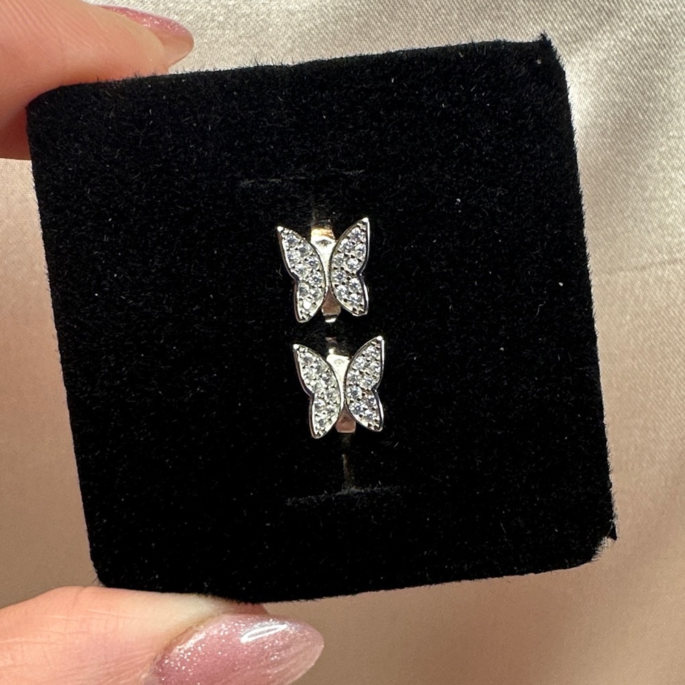 Sterling Silver AAA CZs Butterly Huggies